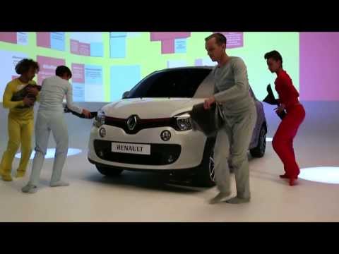Undress New Twingo: the strip-tweet by Renault